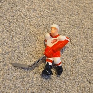 Detroit Red Wings Rod Hockey Player Figurine